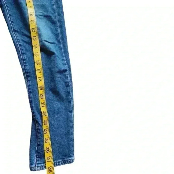 Levi's Wedgie Fit Skinny Jeans Devil Medium Wash Blue Button Fly Women's size 27 - Picture 15 of 15